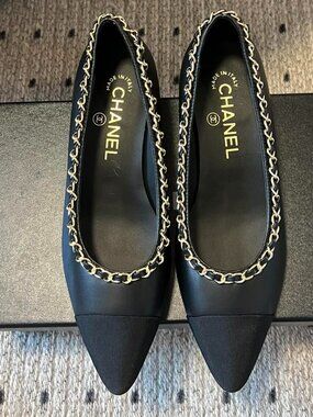 Chanel Black Chain - trimmed Pointed - toe Flats